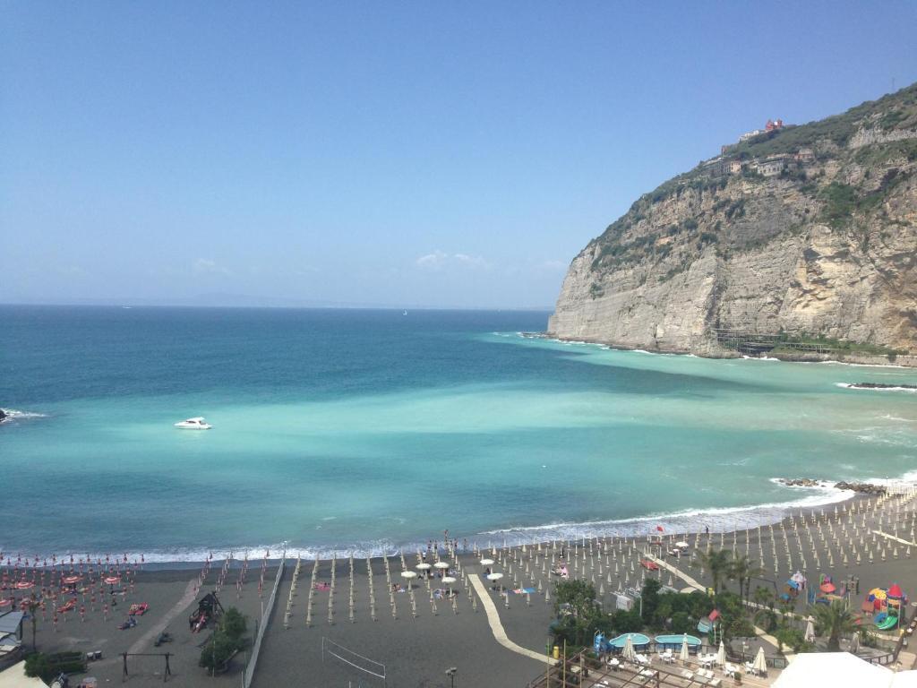 Laqua By The Sea Otel Meta Dış mekan fotoğraf