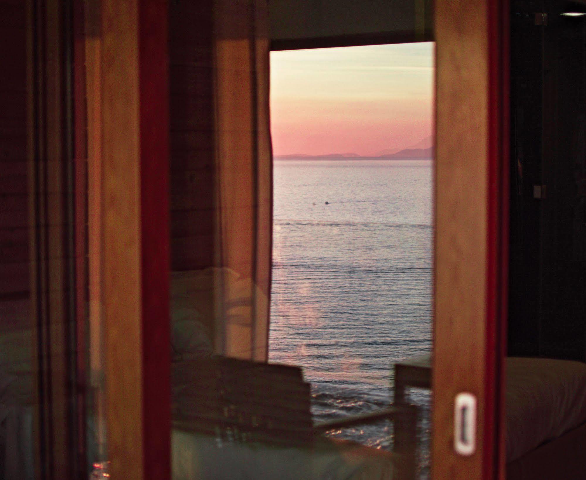 Laqua By The Sea Otel Meta Dış mekan fotoğraf