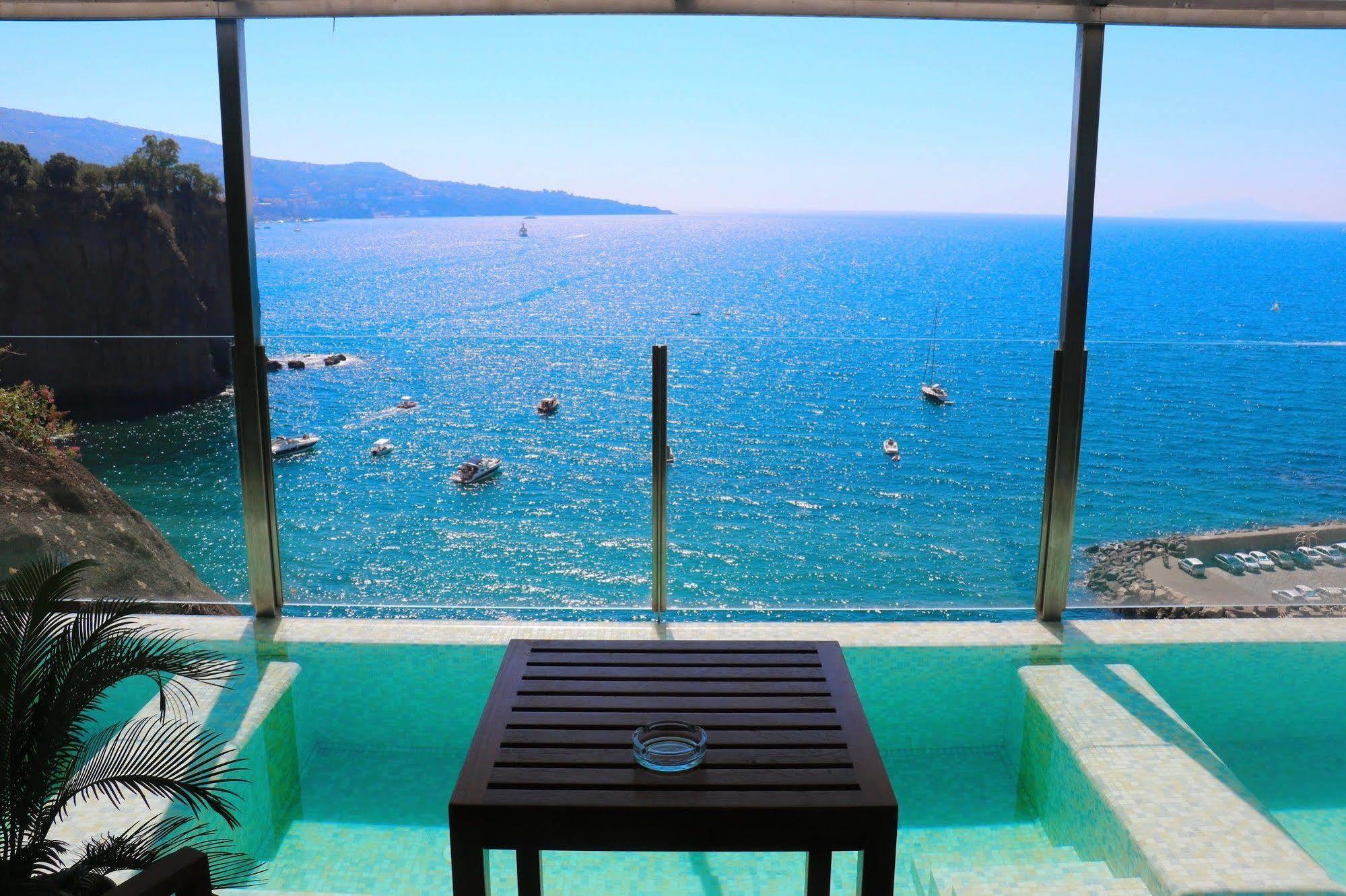 Laqua By The Sea Otel Meta Dış mekan fotoğraf
